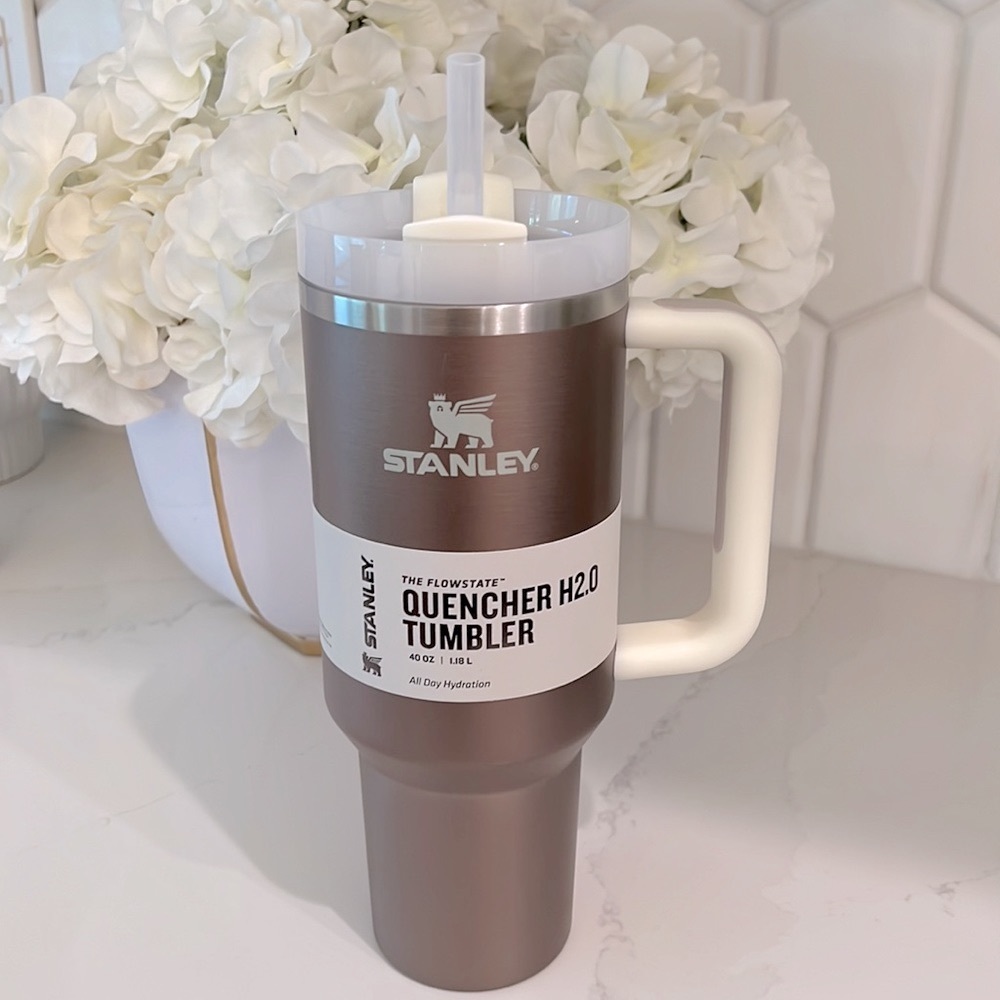 ✨NEW Stanley Quencher Flow State Tumbler 40oz in Rose Quartz Glow💕